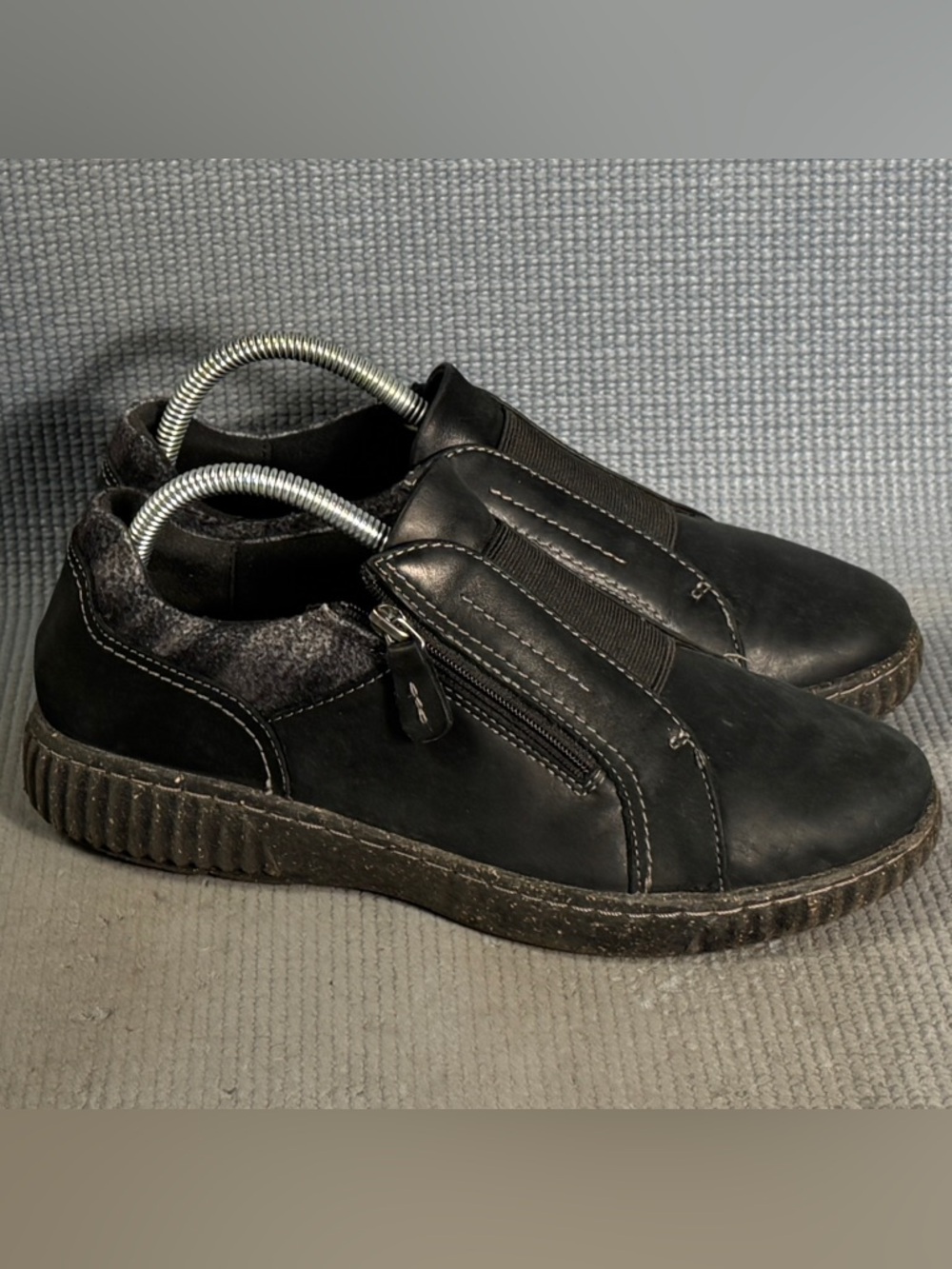 Clarks Women's Caroline Cove Loafer Black Leather Zip Shoes Size 8.5 Wide